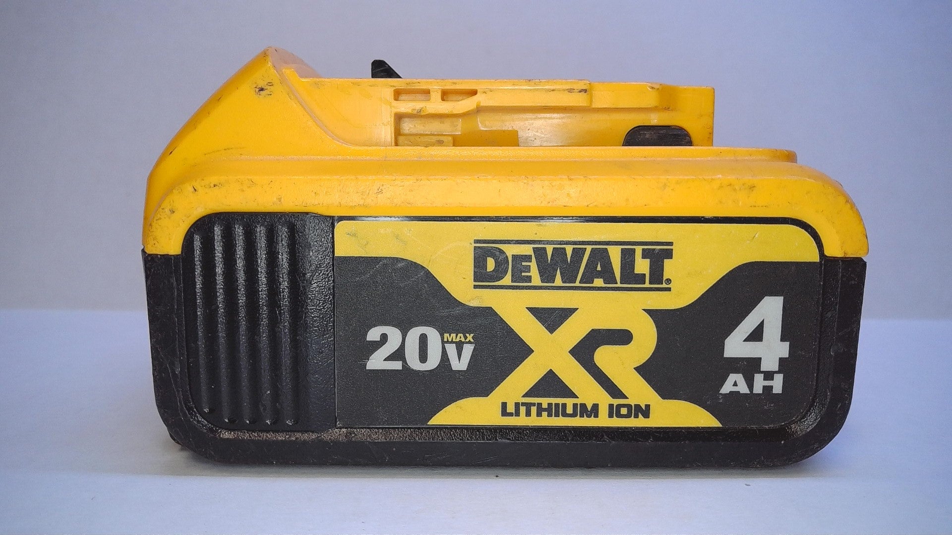 DEWALT 20V MAX Battery, Premium 4.0Ah (DCB204) (7020178768055)